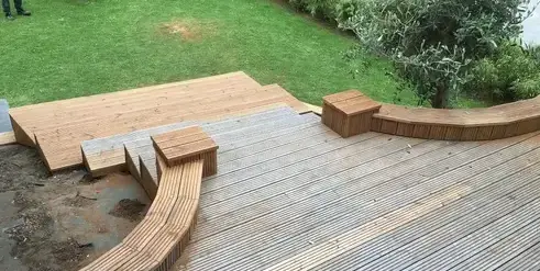 installation de terrasse bois Corps-nuds-2